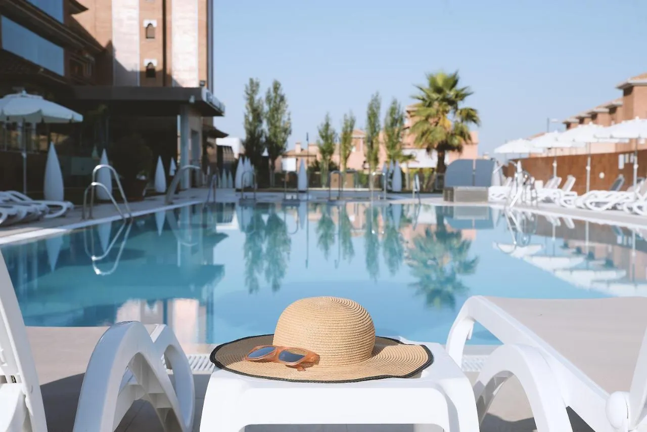 Hotel Granada Palace Моначиль