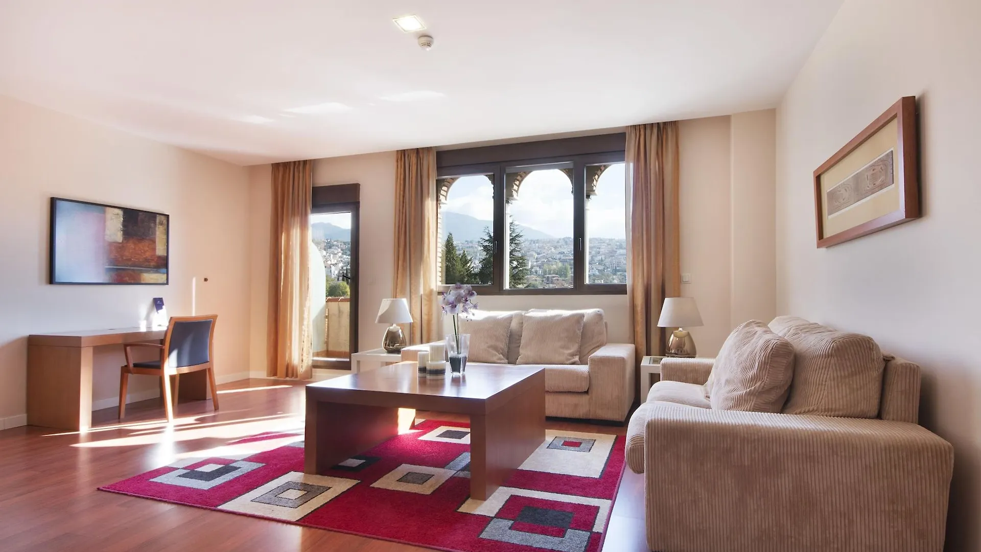 Hotel Granada Palace Моначиль