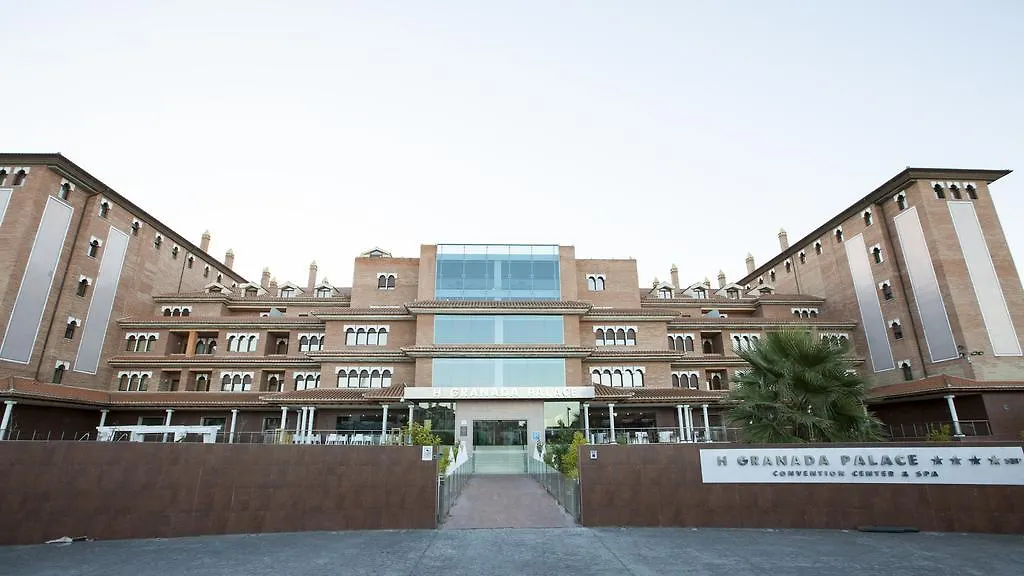Hotel Granada Palace Моначиль