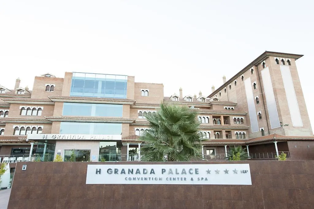 Hotel Granada Palace Моначиль
