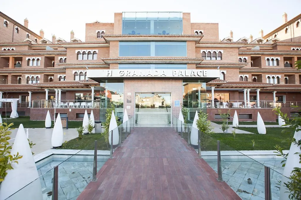 Hotel Granada Palace Моначиль